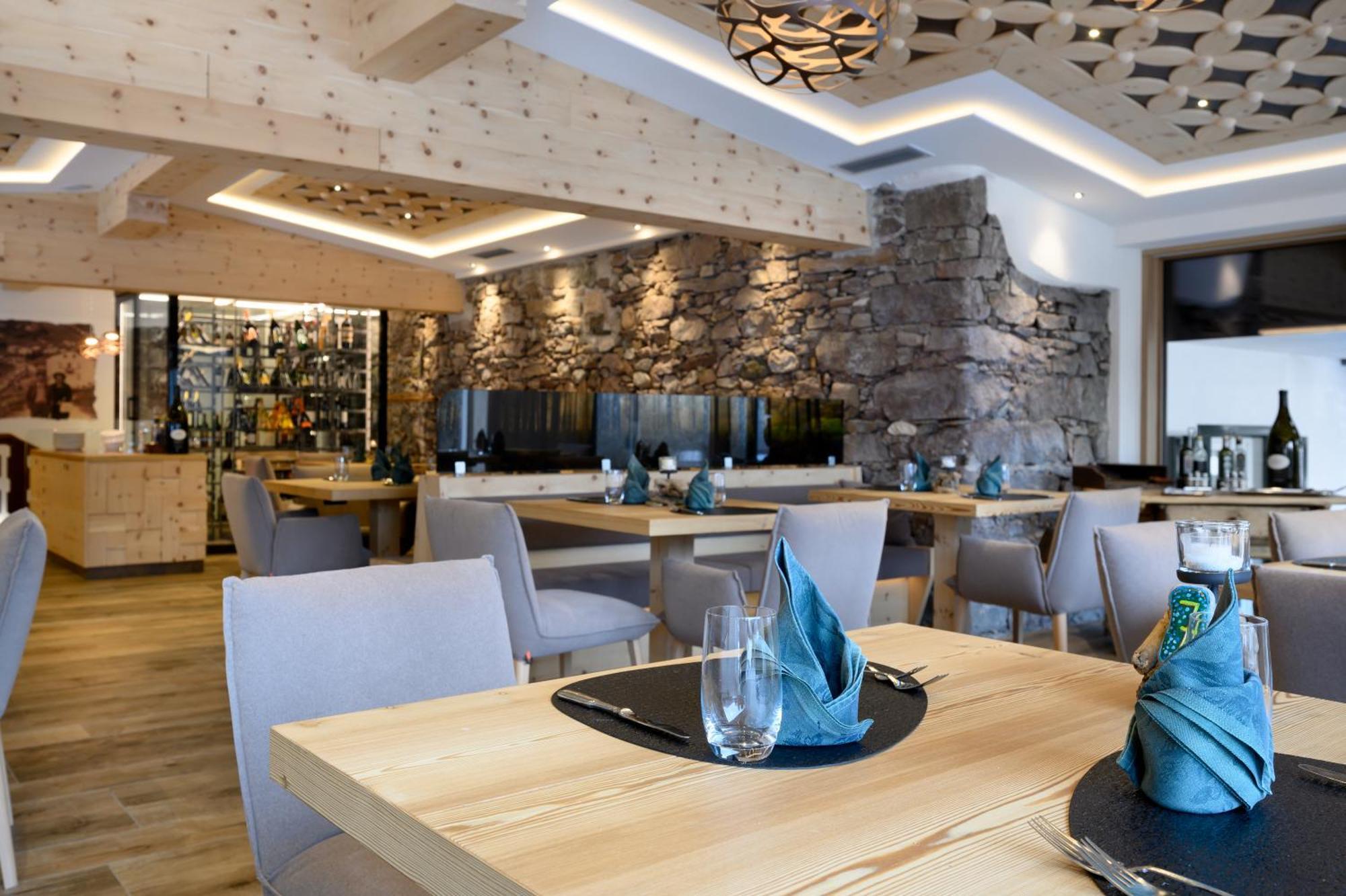 Hotel Al Lago Сорага Екстериор снимка