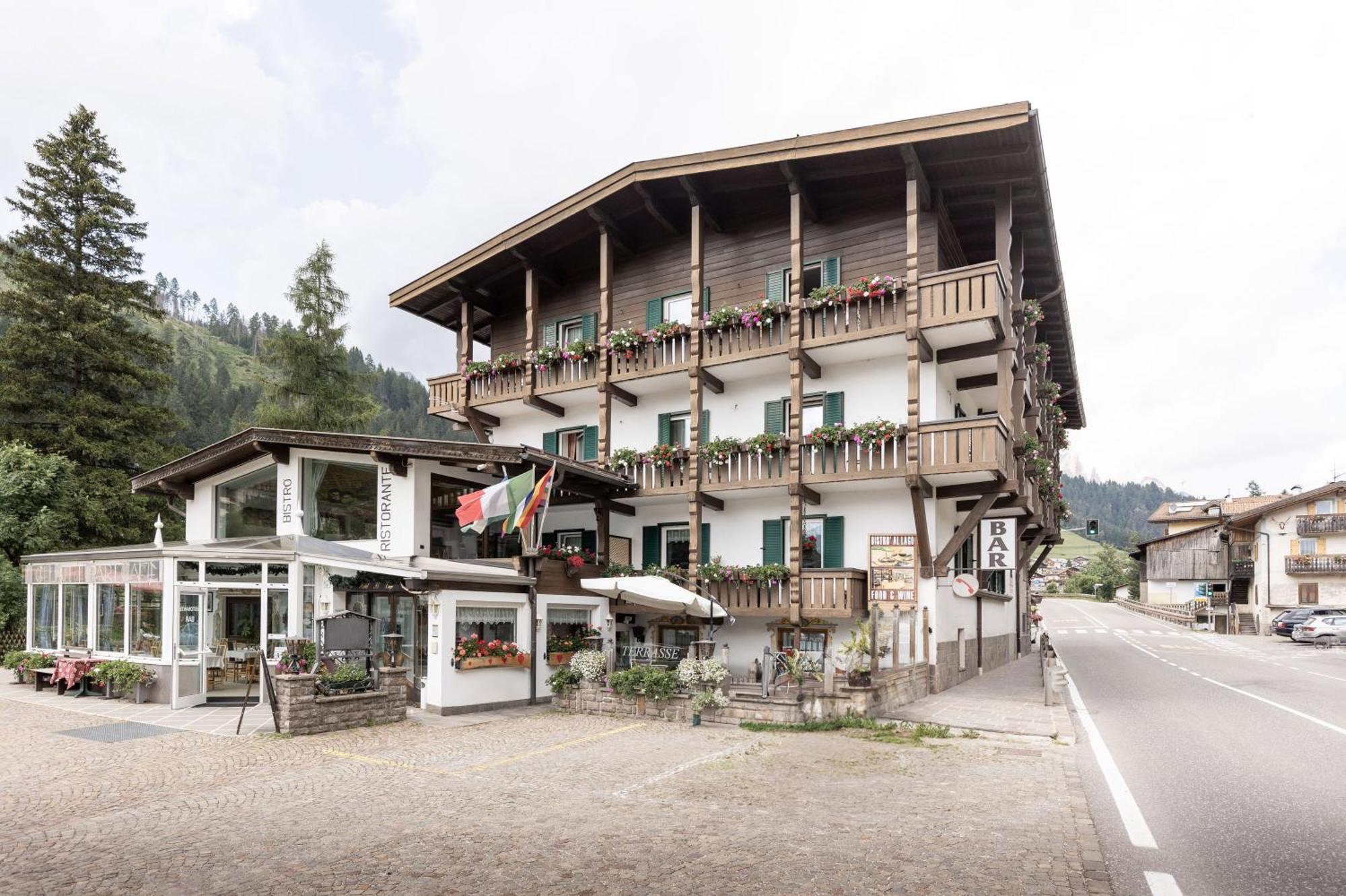 Hotel Al Lago Сорага Екстериор снимка