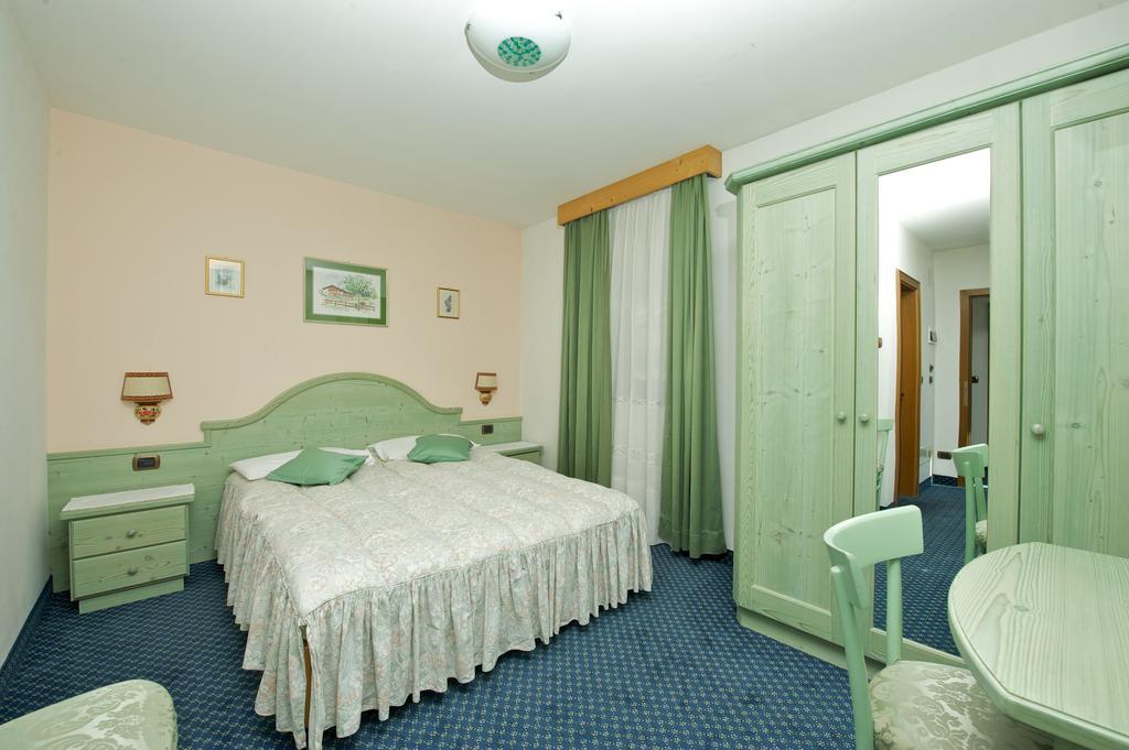 Hotel Al Lago Сорага Екстериор снимка