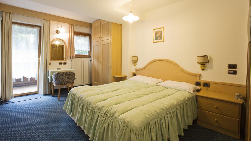 Hotel Al Lago Сорага Екстериор снимка
