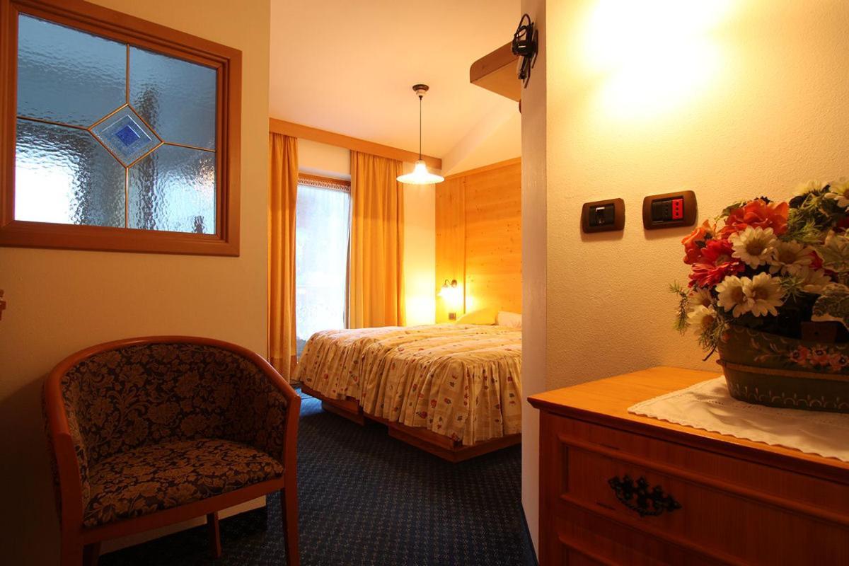 Hotel Al Lago Сорага Екстериор снимка